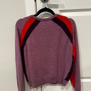 Beautiful color block sweater! Great for the cooler weather!